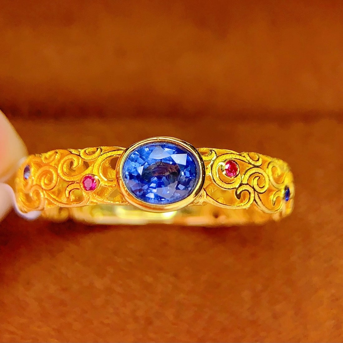 14k Gold 0.6 Ct Natural Sapphire Ring - 5