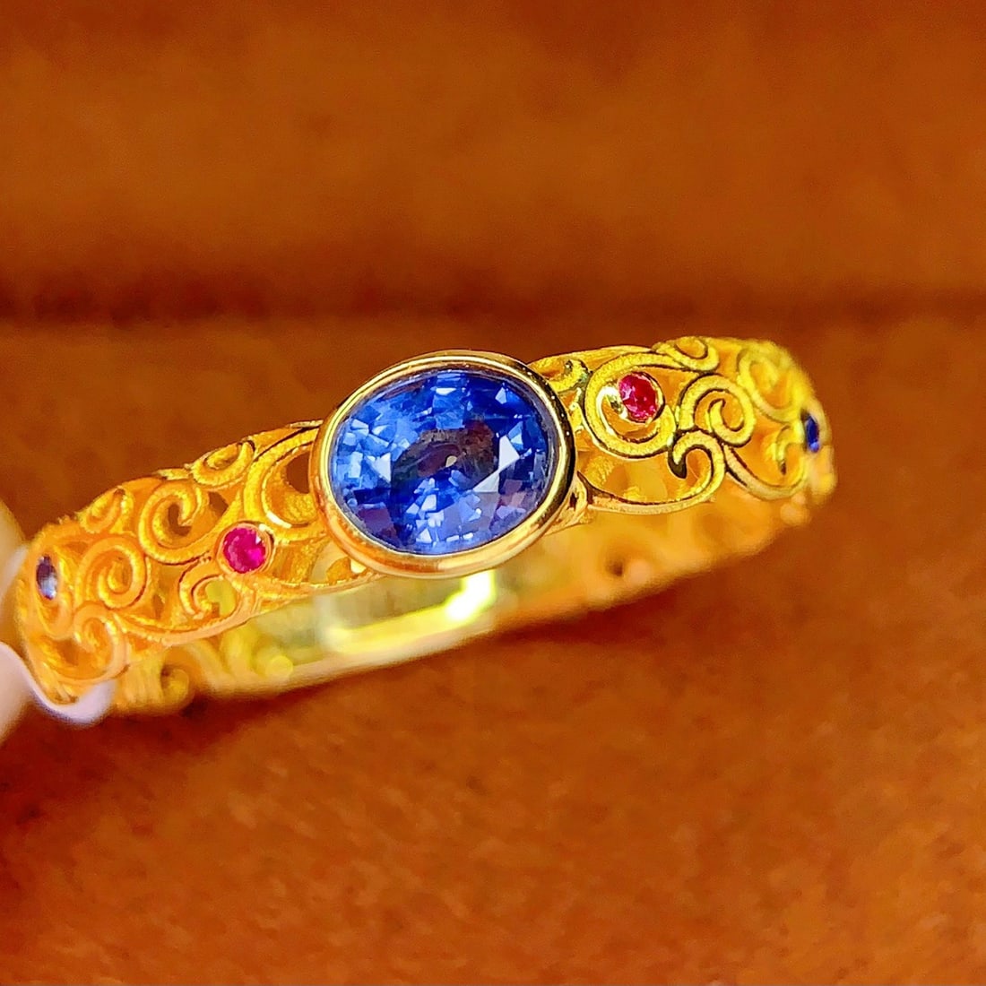 14k Gold 0.6 Ct Natural Sapphire Ring - 6