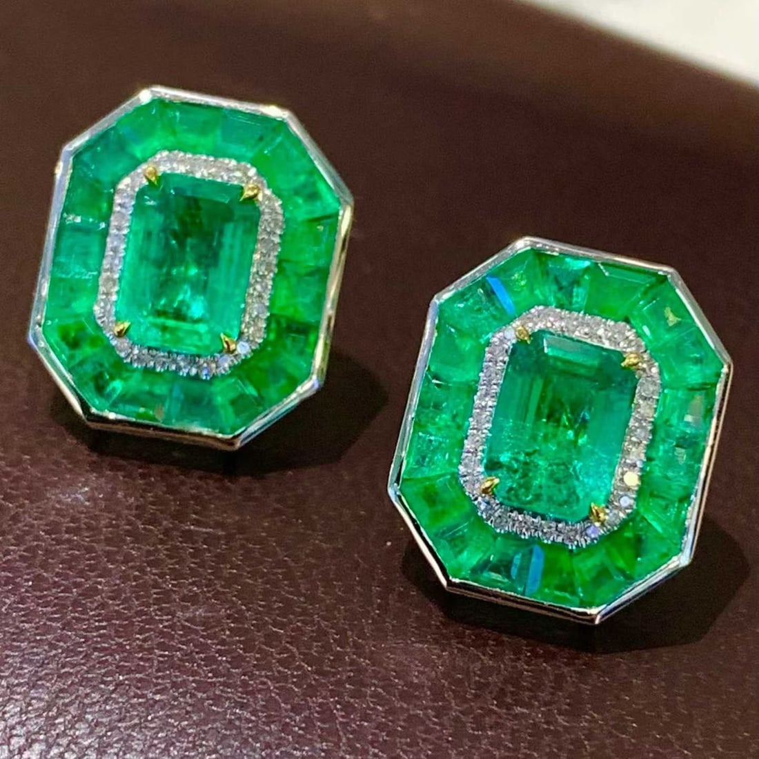 14k Gold 4.5 Ct Natural Emerald & Diamond Earrings - 3