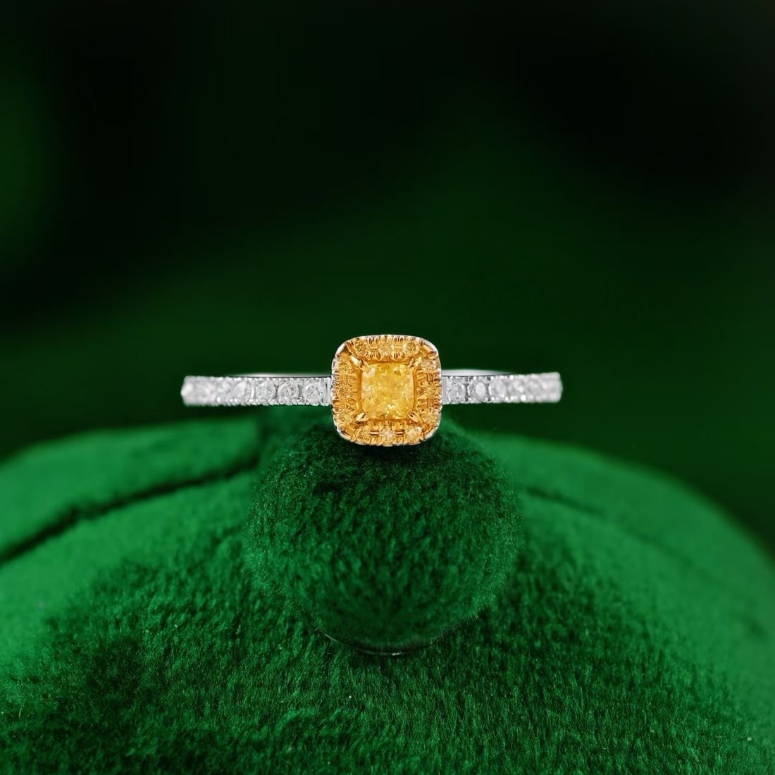 14k Gold 0.2 Ct Natural Yellow Diamond & Diamond Ring: Ref:231190092 // gold content:14k gold // ring size:7. 25us // // main gemstone:yellow diamond // shape:cushion // carat weight:0. 2ct // color:yellow // treatment:natural // // adjacent gemstone 2 :