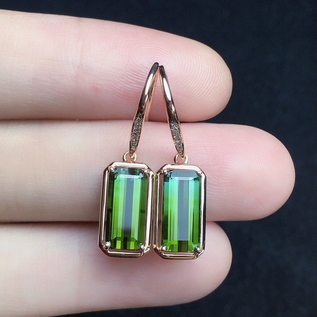 14k Gold 3.49 Ct Natural Tourmaline & Diamond Earrings: Ref:231190112 // gold content:14k gold // main gemstone:tourmaline // shape:octagonal // carat weight:3. 49ct // color:green // treatment:natural // // adjacent gemstone 2 : diamond // number of stone