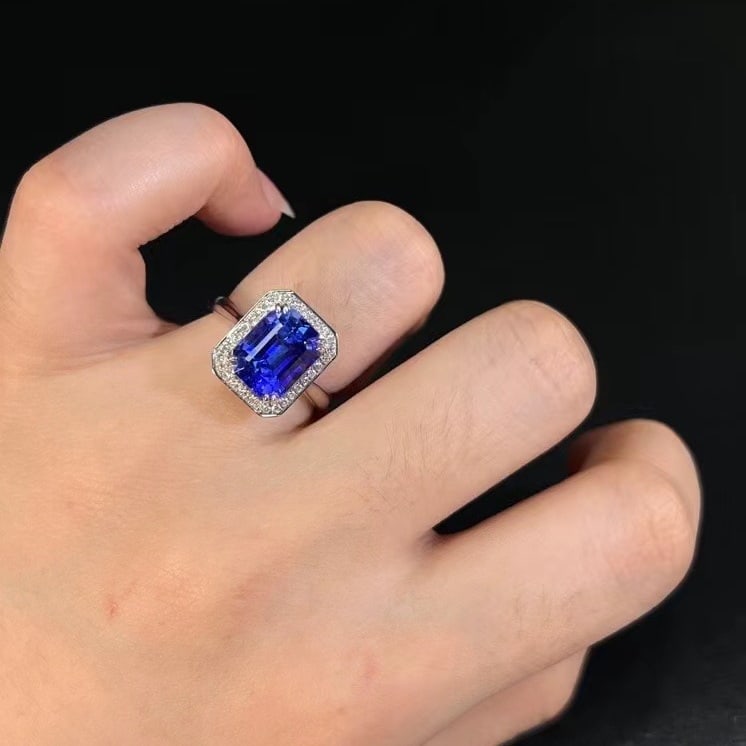 14k Gold 4.51 Ctw Natural Tanzanite & Diamond Ring - 4