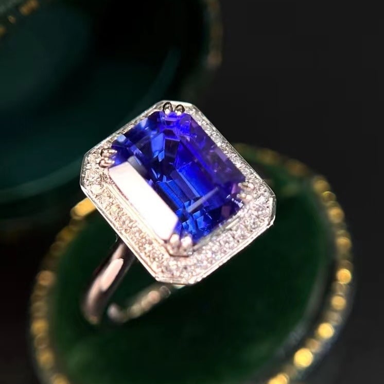 14k Gold 4.51 Ctw Natural Tanzanite & Diamond Ring - 5