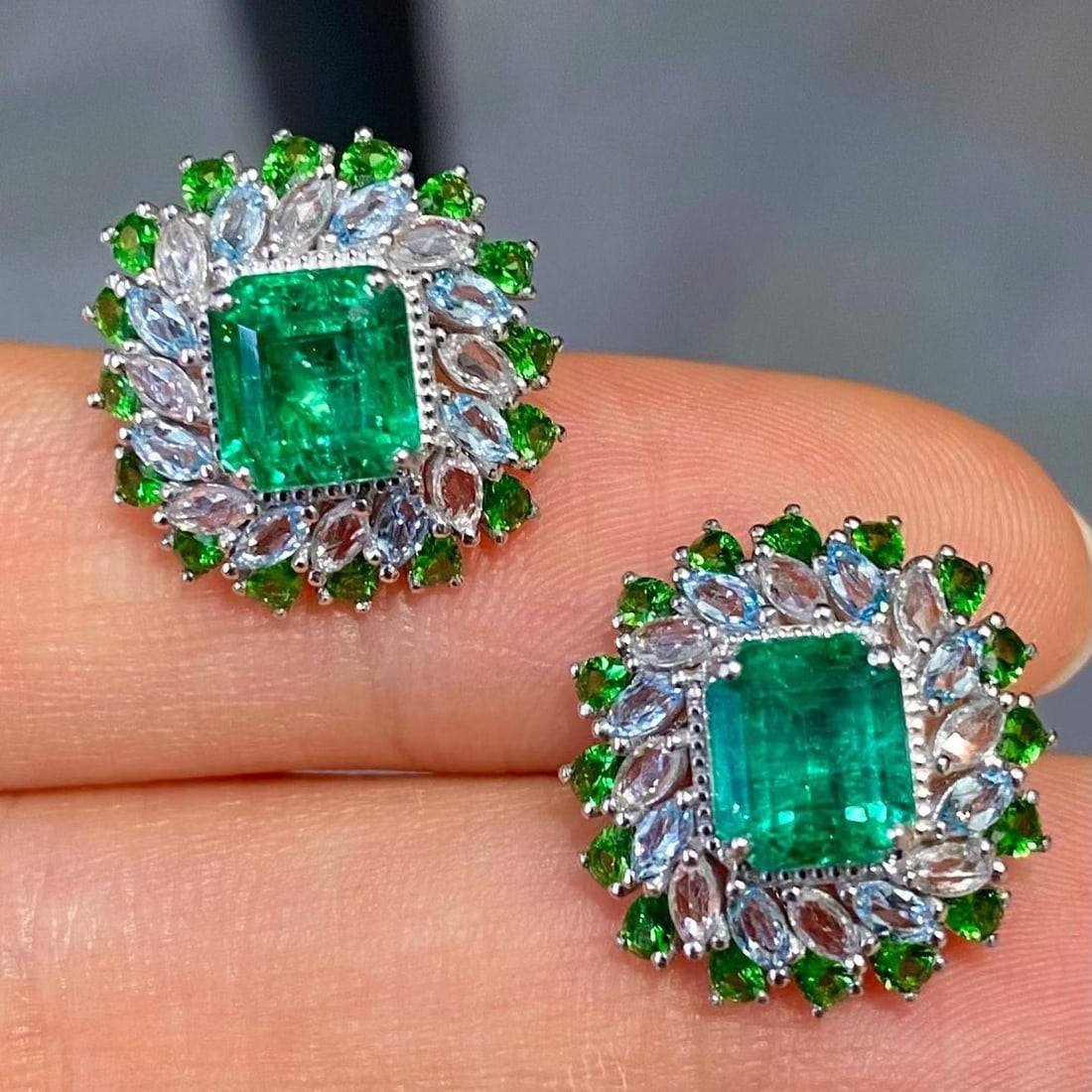 14k Gold 2.85 Ct Natural Emerald & Diamond & Sapphire & Tsavorite Earrings: Ref:231190120 // gold content:14k gold // main gemstone:emerald // shape:octagonal // carat weight:2. 85ct // color:green // treatment:natural // // adjacent gemstone 2 : diamond // shape:marquise // 