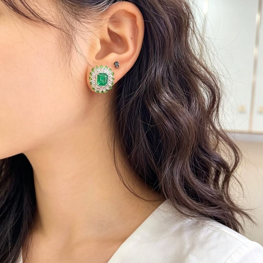 14k Gold 2.85 Ct Natural Emerald & Diamond & Sapphire & Tsavorite Earrings - 4