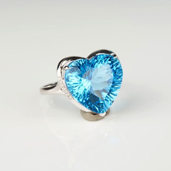 14k Gold 14.8 Ct Natural Topaz & Diamond Ring - 8