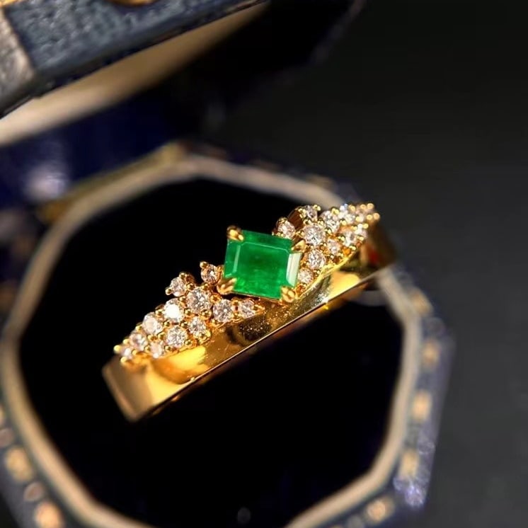 14k Gold 0.38 Ctw Vivid Green Natural Emerald & Diamond Ring - 2