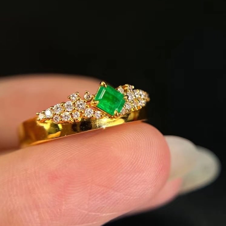 14k Gold 0.38 Ctw Vivid Green Natural Emerald & Diamond Ring - 3