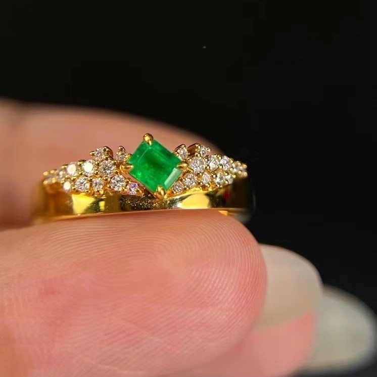 14k Gold 0.38 Ctw Vivid Green Natural Emerald & Diamond Ring - 4