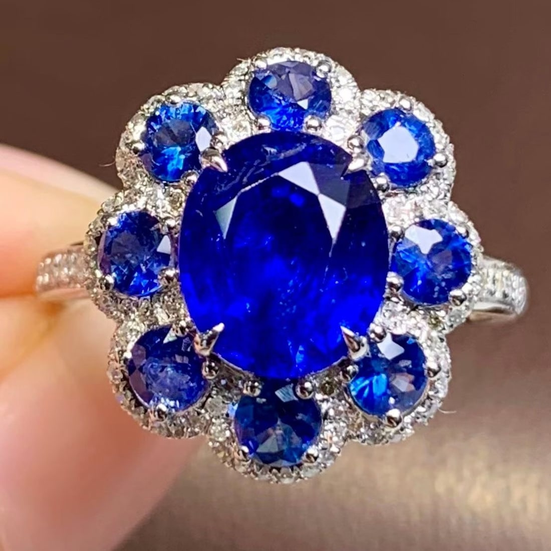 14k Gold 3.68 Ct Vivid Blue Natural Sapphire & Diamond Ring - 2