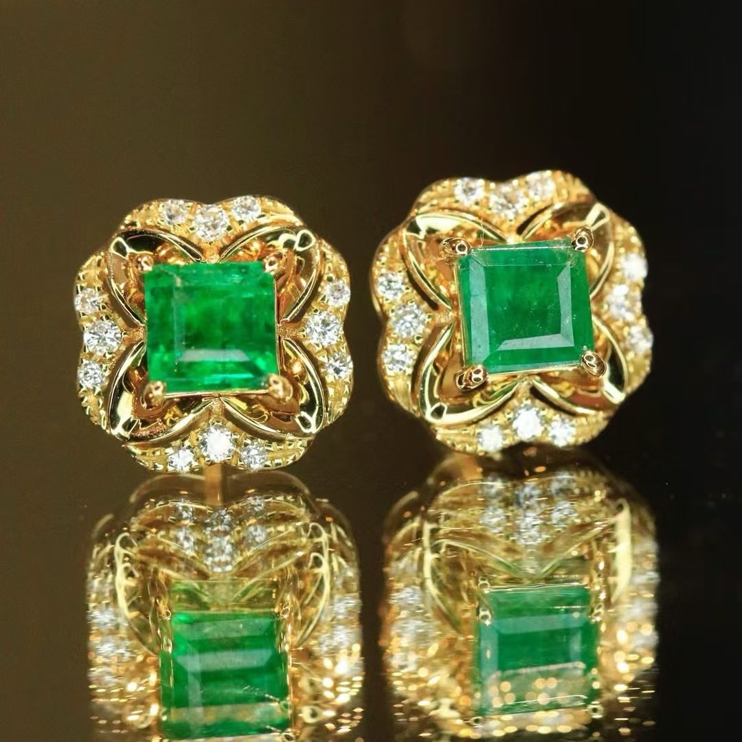 14k Gold 0.64 Ctw Vivid Green Natural Emerald & Diamond Earrings: Ref:231190175 // gold content:14k gold // main gemstone:emerald // shape:square // carat weight:0. 54ct // color:vivid green // treatment:natural // // adjacent gemstone 2 : diamond // shape:marquise 