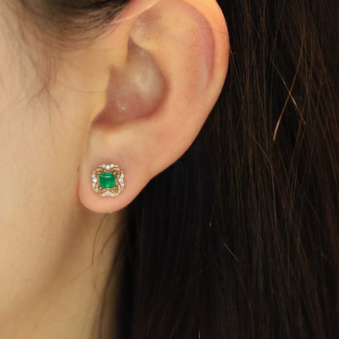 14k Gold 0.64 Ctw Vivid Green Natural Emerald & Diamond Earrings - 5