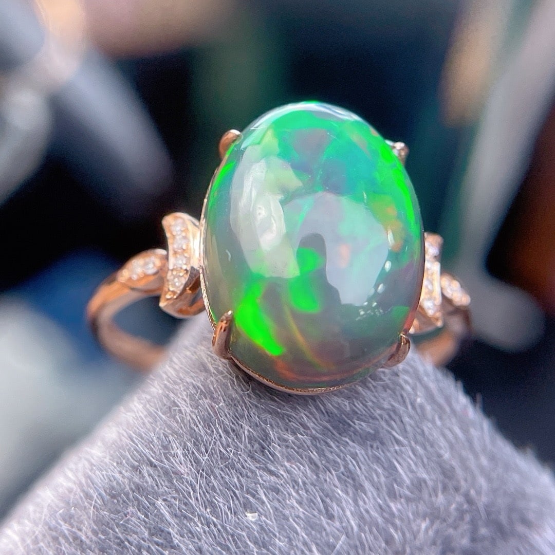 14k Gold 4.40 Ct Natural Opal & Diamond Ring - 2