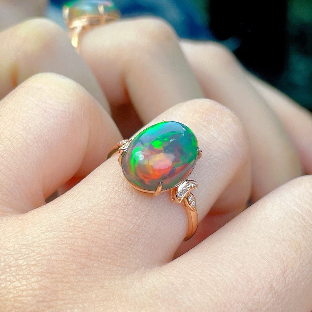 14k Gold 4.40 Ct Natural Opal & Diamond Ring - 4