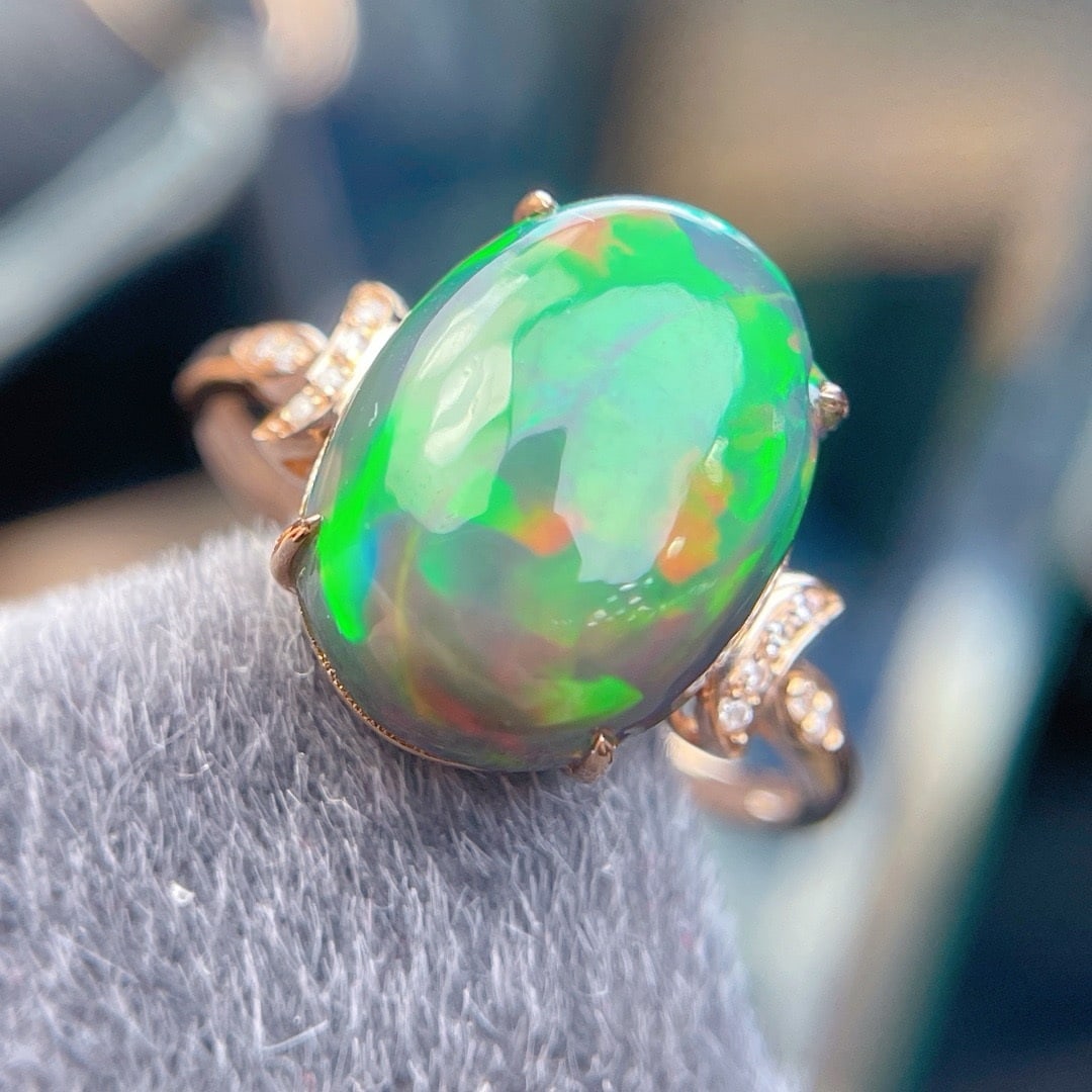 14k Gold 4.40 Ct Natural Opal & Diamond Ring - 6