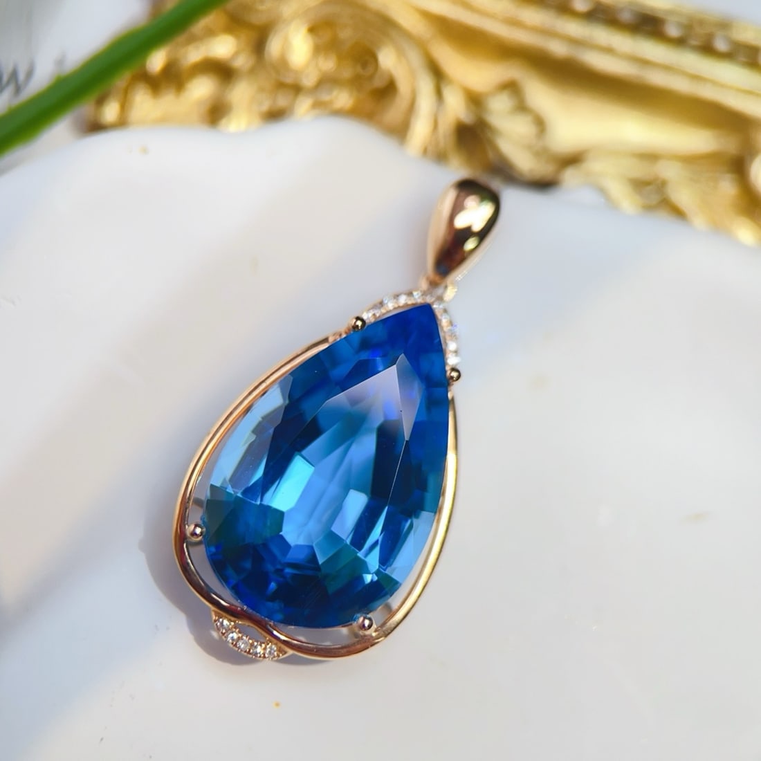 14k Gold 19.85 Ctw Natural Topaz & Diamond Pendant( Without Chain ) - 3