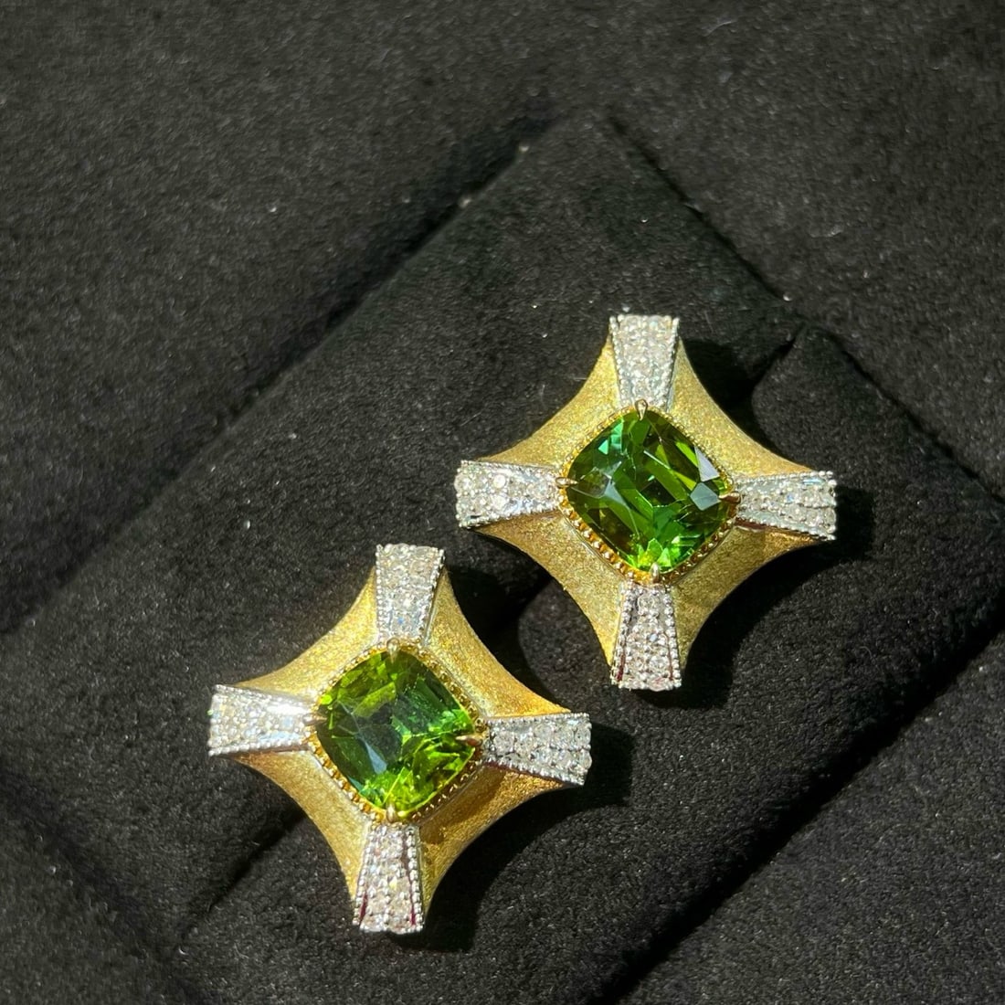 14k Gold 2.18 Ctw Natural Tourmaline & Diamond Earrings: Ref:231190197 // gold content:14k gold // main gemstone:tourmaline // shape:cushion // carat weight:2. 04ct // color:green // treatment:natural // // adjacent gemstone 2 : diamond // shape:round //