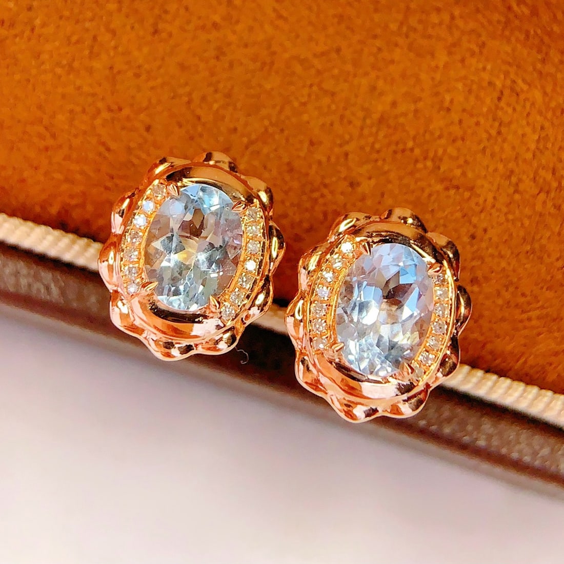 14k Gold 1.7 Ct Natural Aquamarine & Diamond Earrings - 3