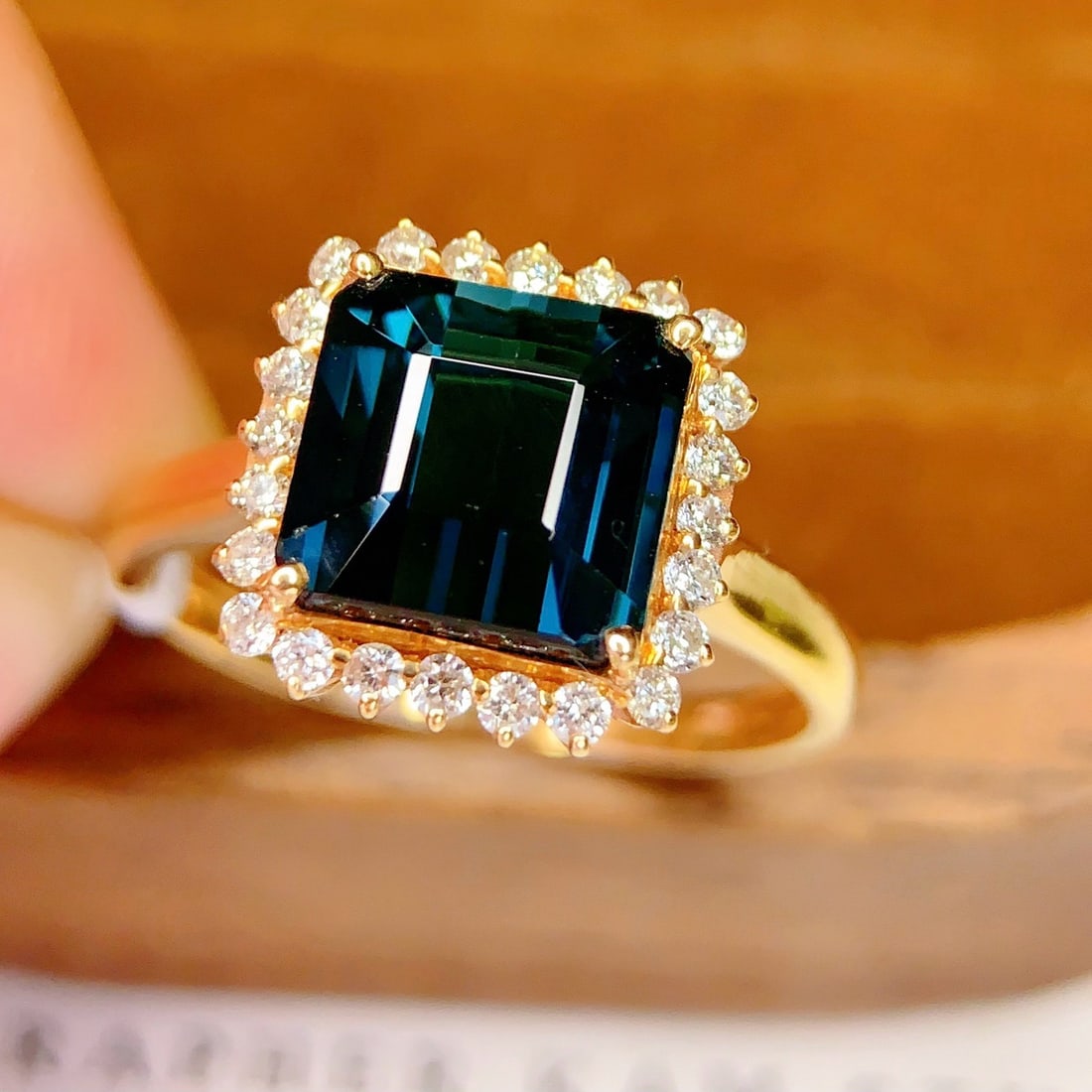 14k Gold 3 Ct Natural Tourmaline & Diamond Ring: Ref:231190200 // gold content:14k gold // ring size:7. 25us // // main gemstone:tourmaline // shape:octagonal // carat weight:3ct // color:blue // treatment:natural // // adjacent gemstone 2 :