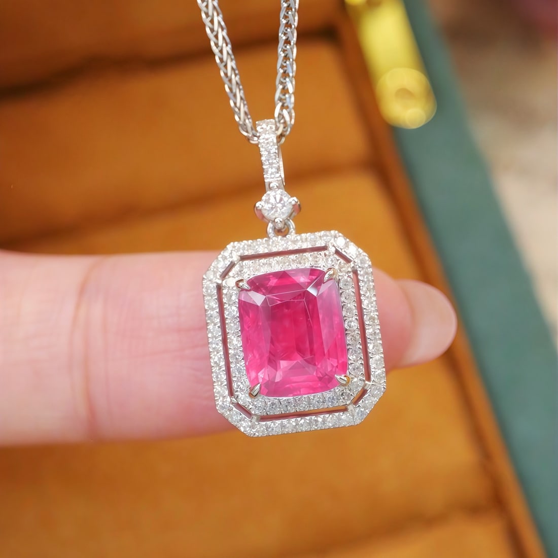 14k Gold 2.36 Ctw Natural Spinel & Diamond Pendant( Without Chain ): Ref:231190213 // gold content:14k gold // main gemstone:spinel // shape:cushion // carat weight:2. 09ct // color:pink // treatment:natural // // adjacent gemstone 2 : diamond // number of stones:80 //