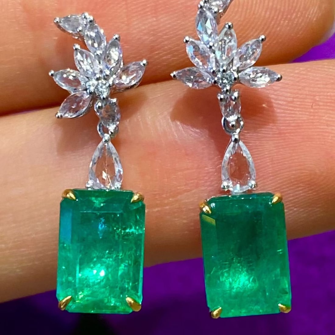 14k Gold 4.45 Ct Natural Emerald & Sapphire & Diamond Earrings: Ref:231190216 // gold content:14k gold // main gemstone:emerald // shape:octagonal // carat weight:4. 45ct // color:green // treatment:natural // // adjacent gemstone 2 : sapphire // shape:multiple //