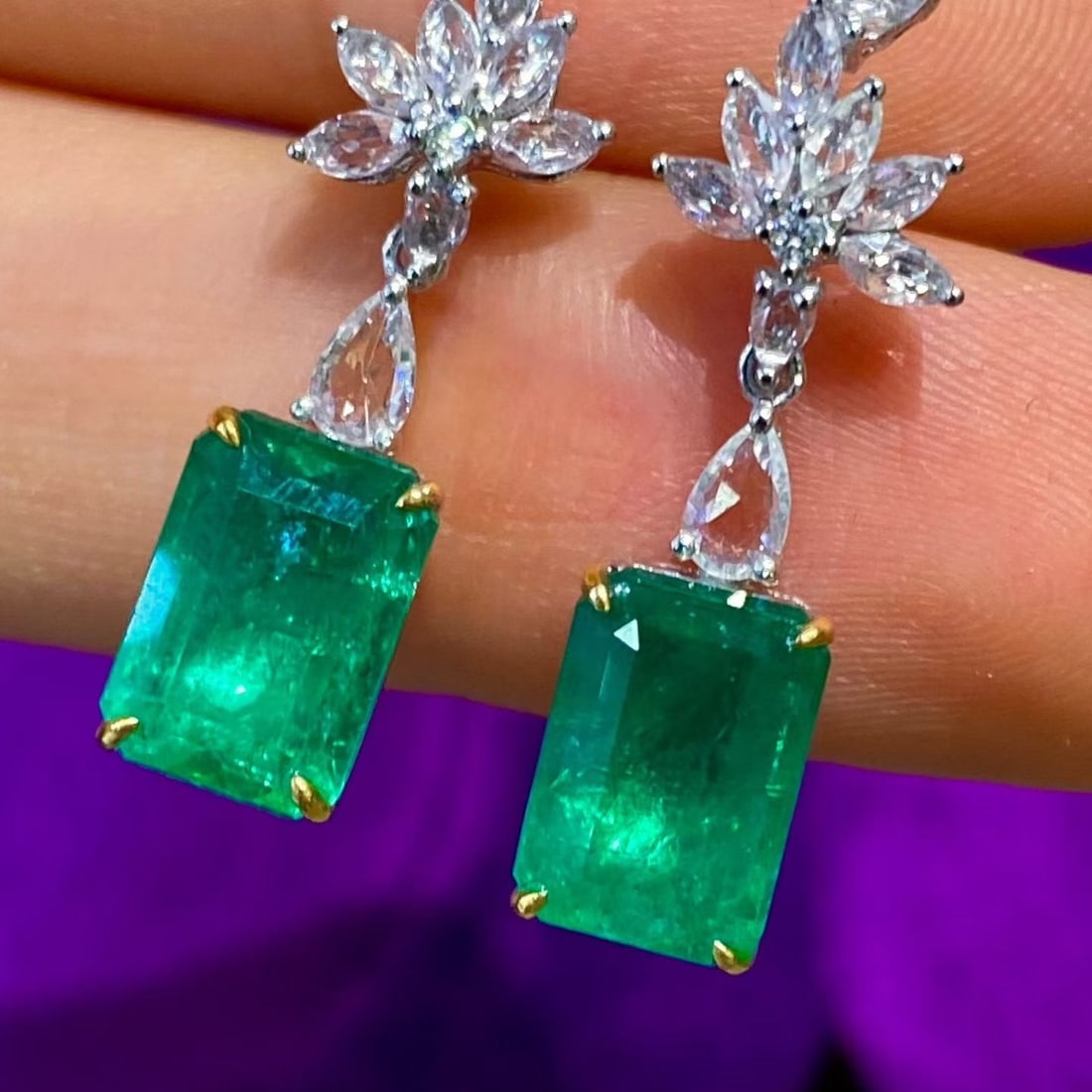 14k Gold 4.45 Ct Natural Emerald & Sapphire & Diamond Earrings - 3