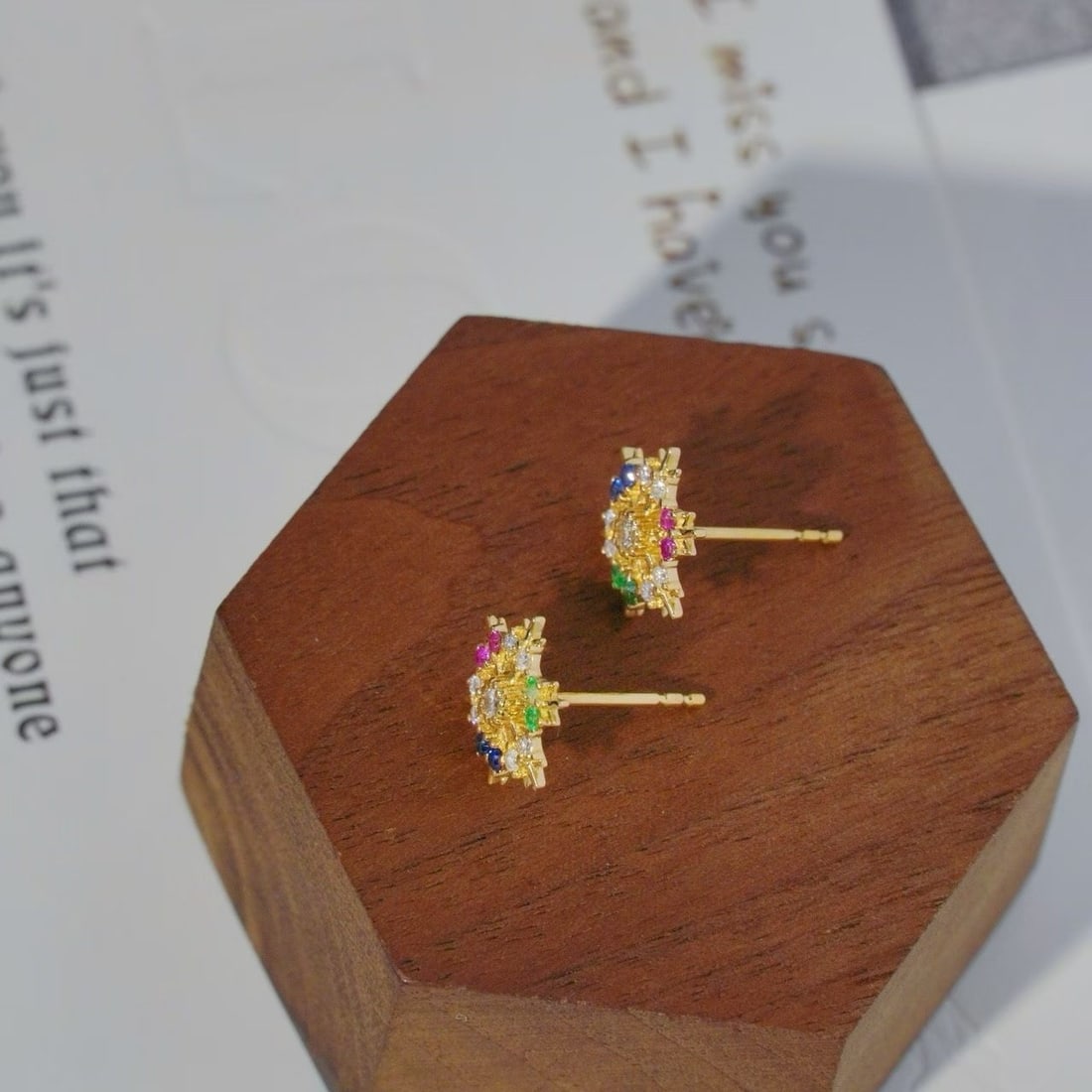 14k Gold 0.38 Ct Natural Coloured Gemstone Earrings - 4
