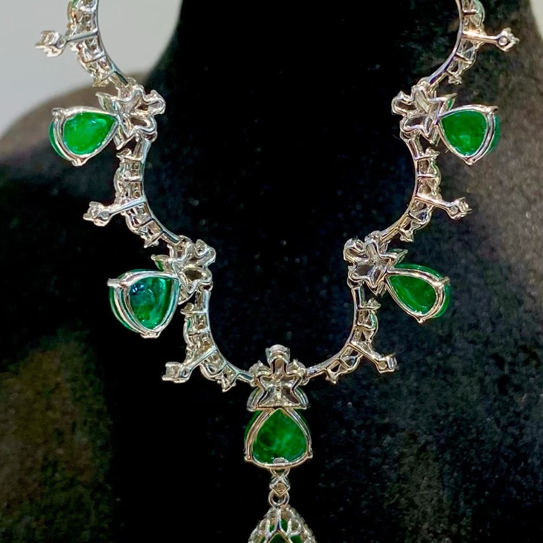 14k Gold 10.02 Ct Natural Emerald & Diamond & Sapphire Necklace - 4