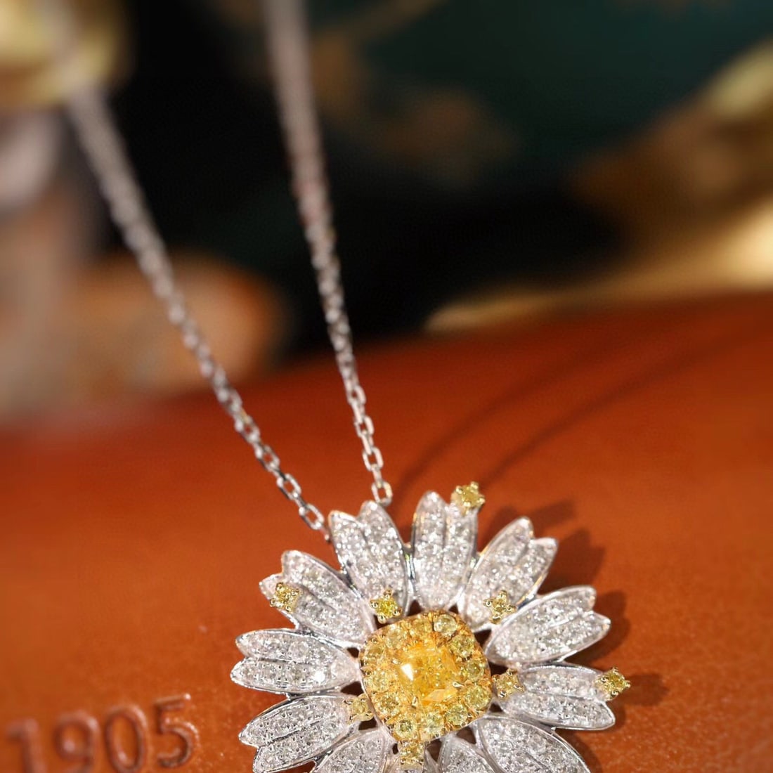 14k Gold 0.70 Ct Natural Color Diamond & Flowers Necklace - 3