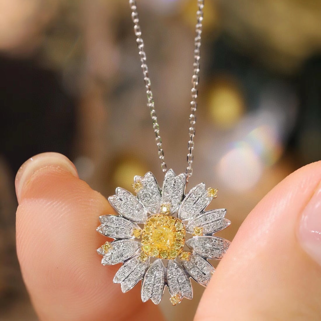 14k Gold 0.70 Ct Natural Color Diamond & Flowers Necklace - 6