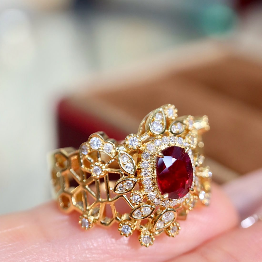 14k Gold 0.95 Ctw Natural Ruby & Diamond Ring - 4