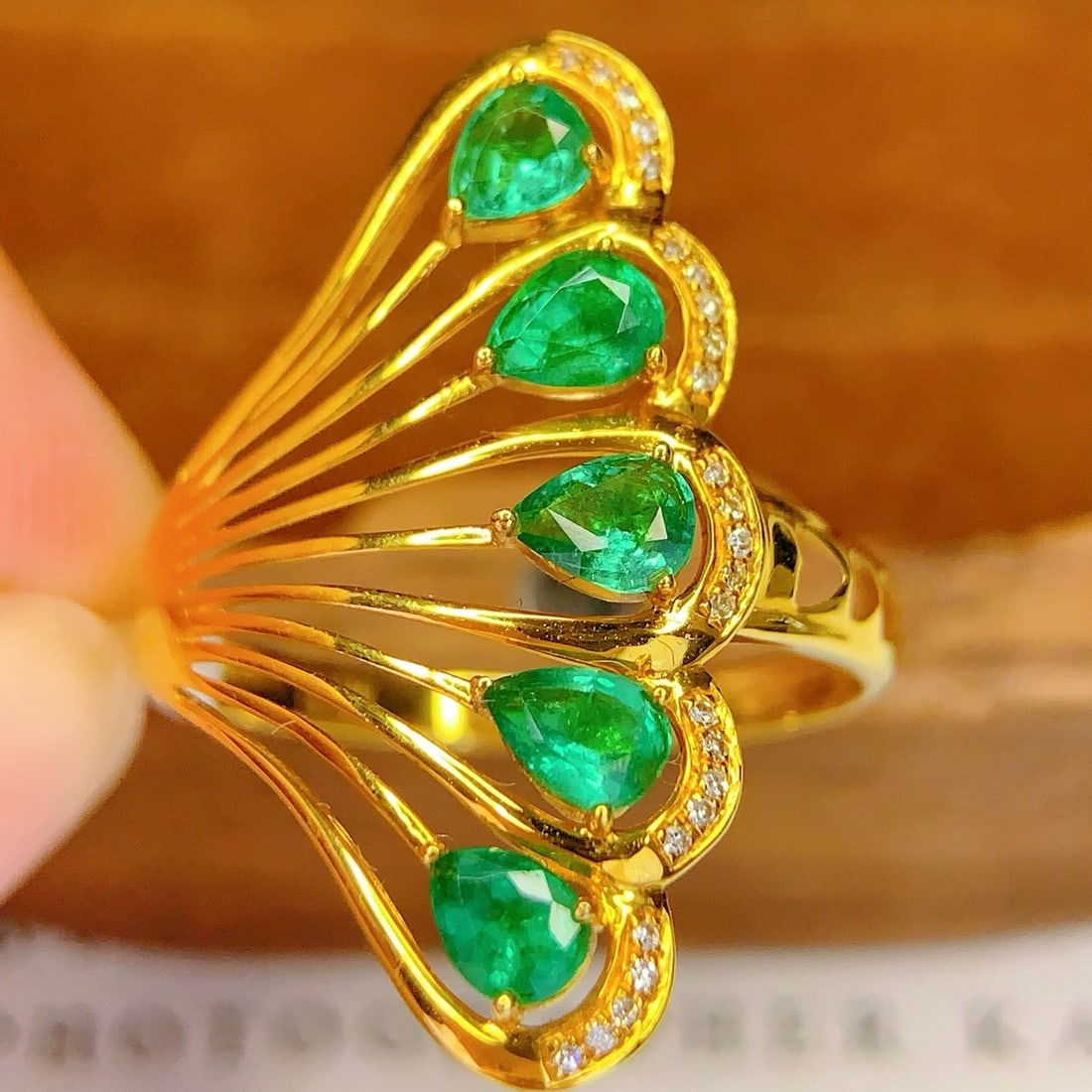 14k Gold 1.8 Ct Natural Emerald & Diamond Ring - 4