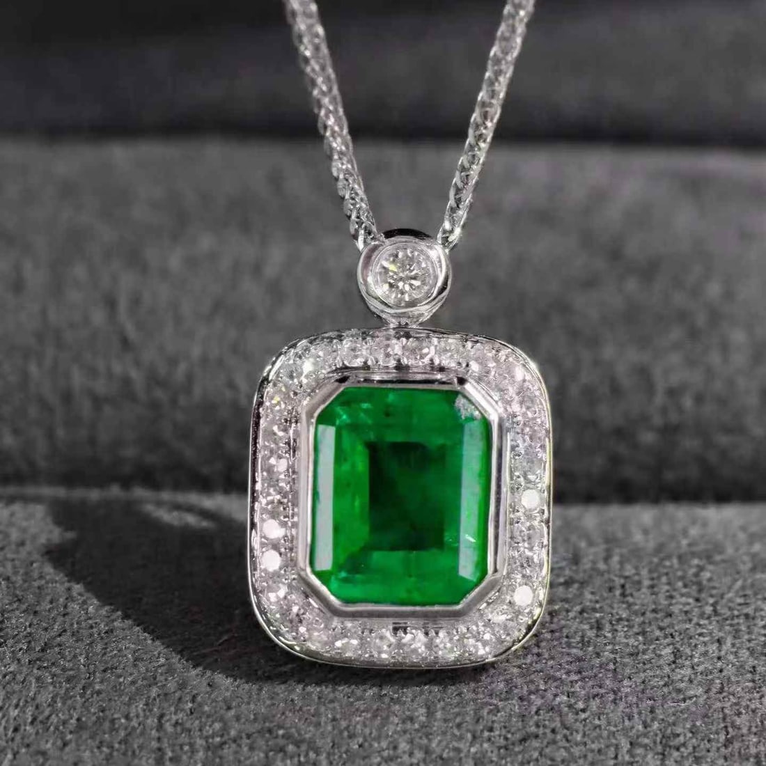14k Gold 1.88 Ctw Natural Emerald & Diamond Pendant( Without Chain ): Ref:231190264 // gold content:14k gold // main gemstone:emerald // shape:octagonal // carat weight:1. 7ct // color:green // treatment:natural // // adjacent gemstone 2 : diamond // shape:round // cara