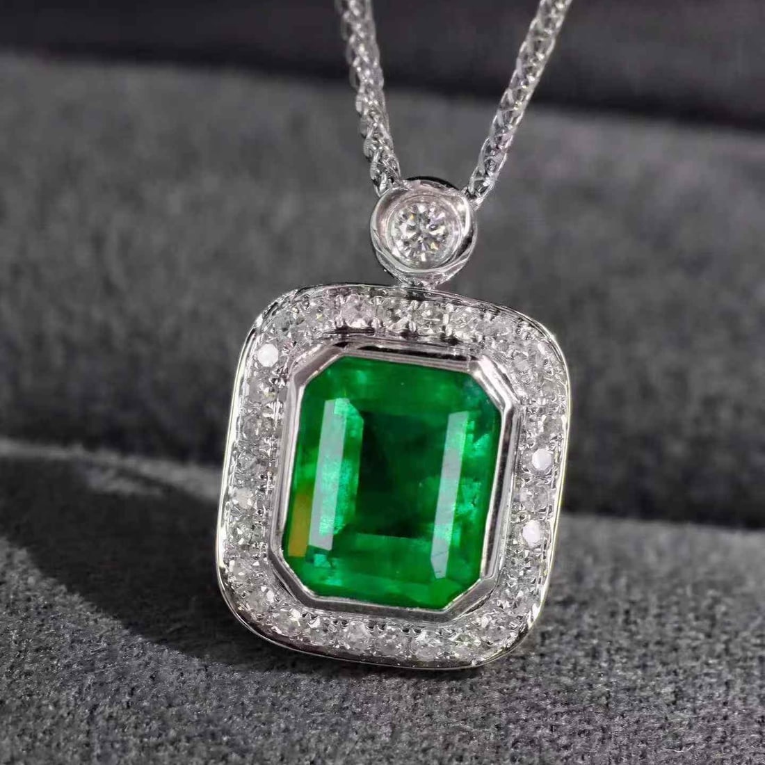 14k Gold 1.88 Ctw Natural Emerald & Diamond Pendant( Without Chain ) - 2