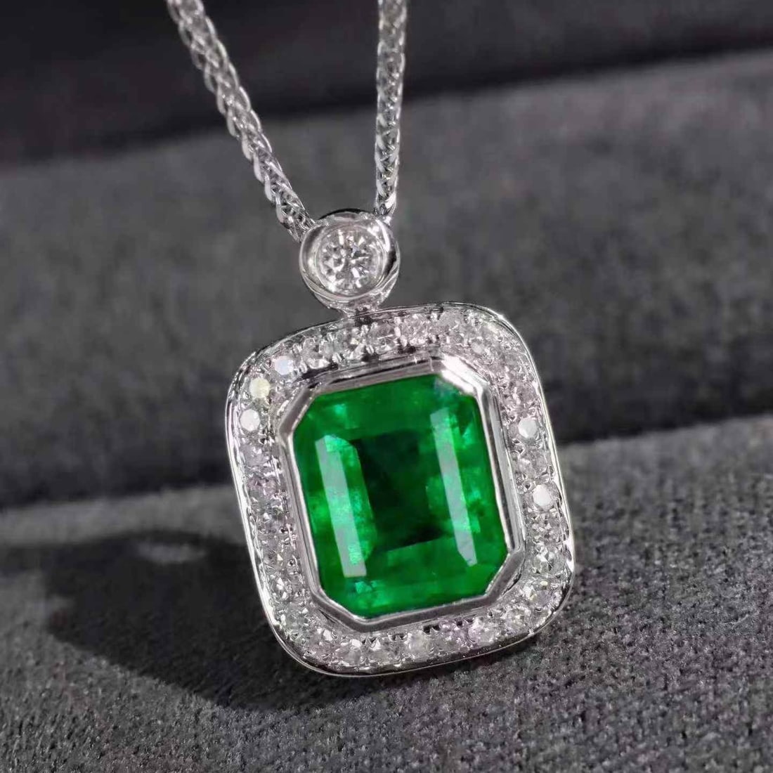14k Gold 1.88 Ctw Natural Emerald & Diamond Pendant( Without Chain ) - 3