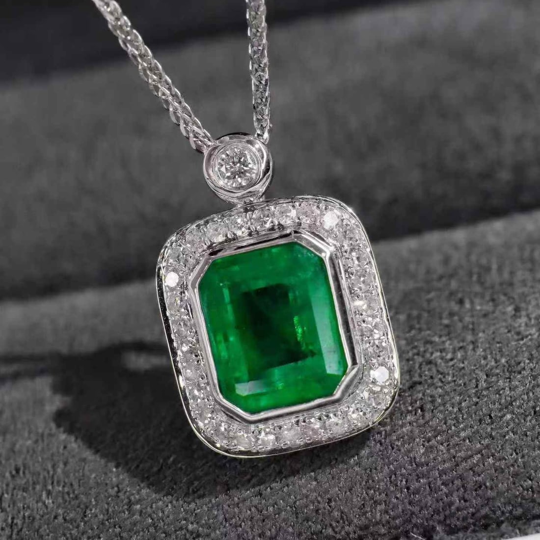 14k Gold 1.88 Ctw Natural Emerald & Diamond Pendant( Without Chain ) - 4