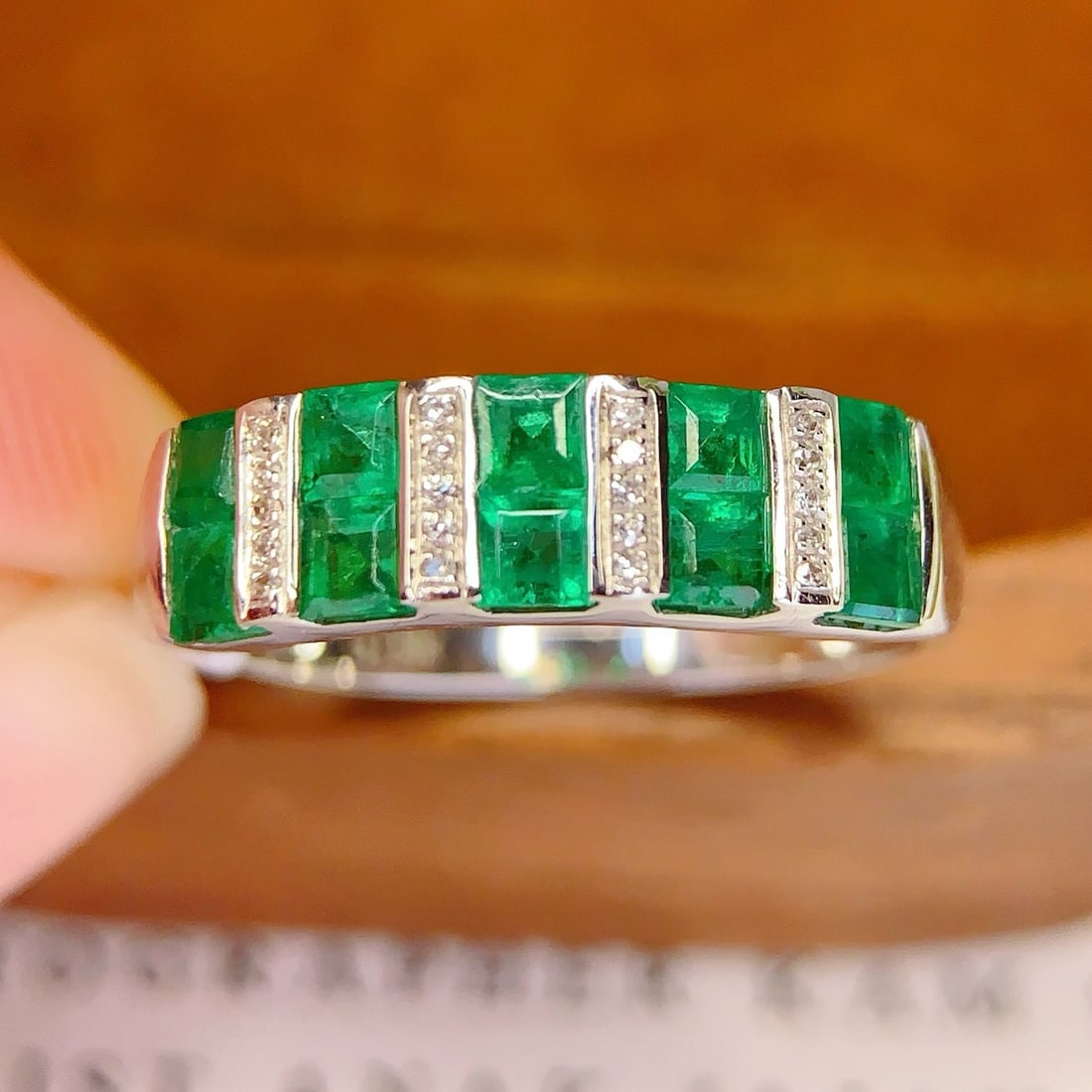 14k Gold 1.5 Ct Natural Emerald & Diamond Ring - 4