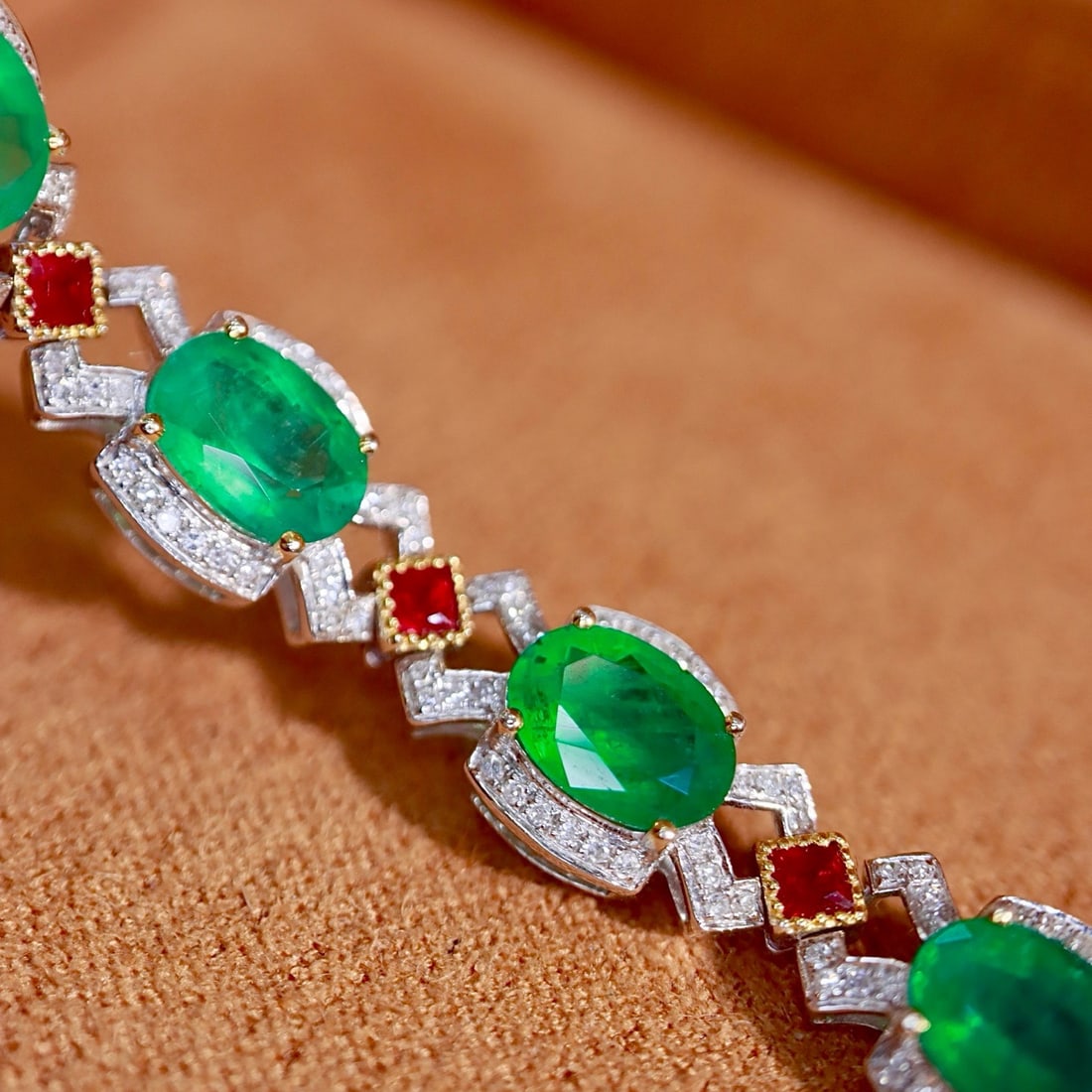 14k Gold 9.82 Ctw Natural Emerald & Diamond Bracelet - 6