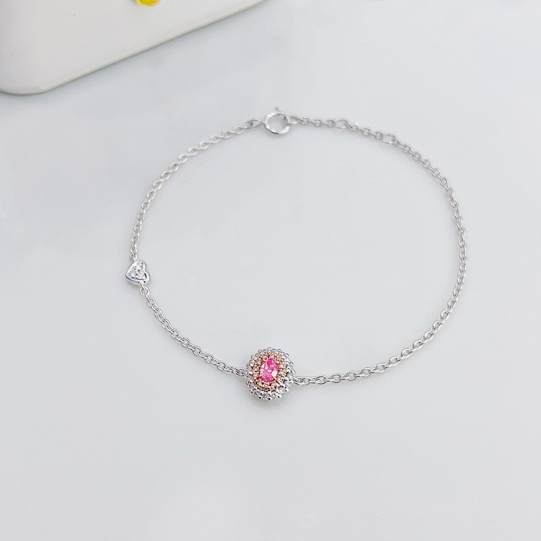 14k Gold 0.28 Ctw Natural Pink Diamond & Diamond Bracelet: Ref:231190282 // gold content:14k gold // main gemstone:pink diamond // shape:oval // carat weight:0. 12ct // color:pink // treatment:natural // // adjacent gemstone 2 : diamond // shape:round // cara