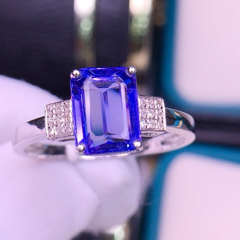 14k Gold 2.5 Ct Natural Tanzanite & Diamond Ring - 3