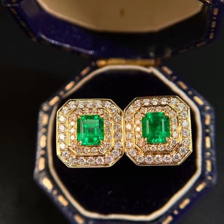 14k Gold 0.85 Ct Vivid Green Natural Emerald & Diamond Earrings - 2