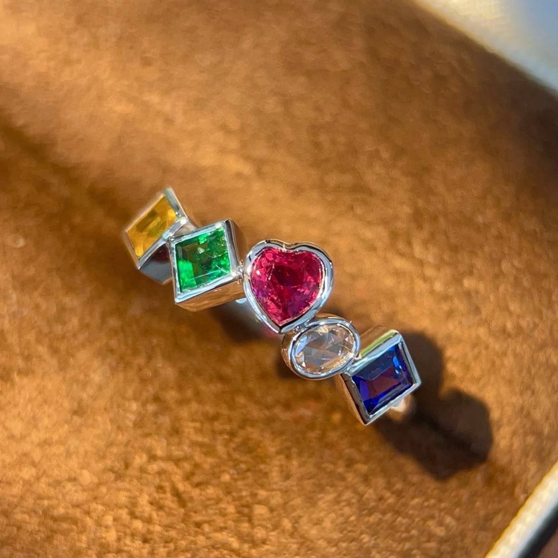 14k Gold 1.07 Ctw Natural Sapphire & Ruby & Emerald & Diamond Ring: Ref:231190316 // gold content:14k gold // ring size:7. 25us // // main gemstone:sapphire & ruby & emerald // shape:square & heart // carat weight:1. 02ct // color:color // treatment:natural // //