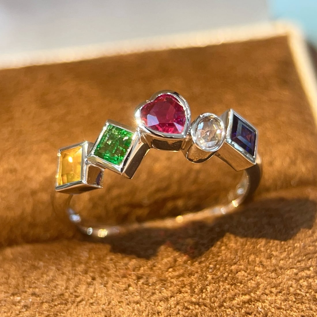 14k Gold 1.07 Ctw Natural Sapphire & Ruby & Emerald & Diamond Ring - 3