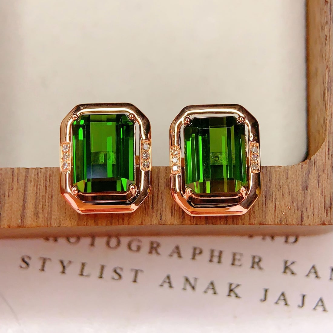 14k Gold 5.3 Ct Natural Tourmaline & Diamond Earrings: Ref:231190344 // gold content:14k gold // main gemstone:tourmaline // shape:octagonal // carat weight:5. 3ct // color:green // treatment:natural // // adjacent gemstone 2 : diamond // number of stones
