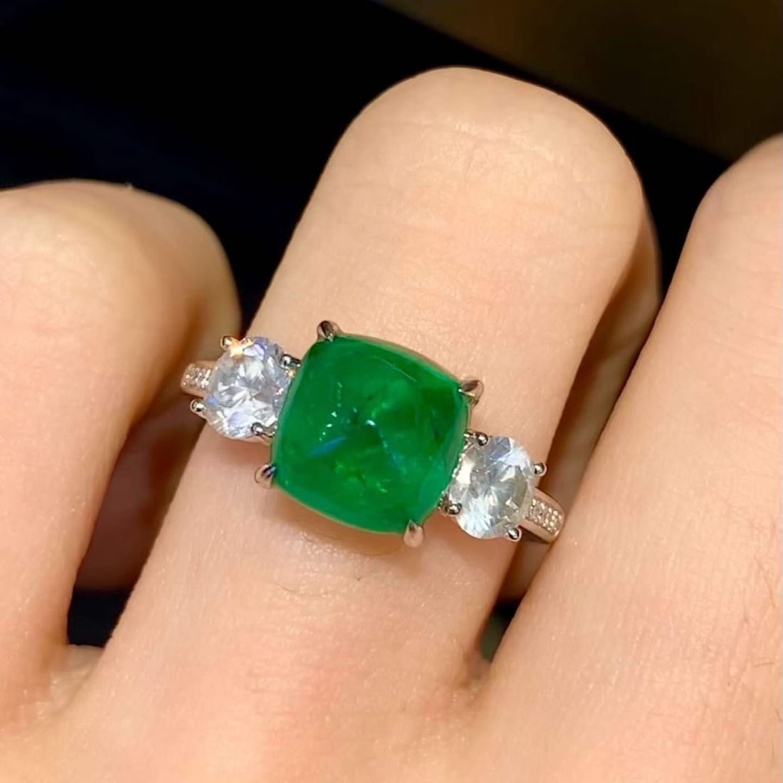 14k Gold 3.3 Ct Natural Emerald & Diamond Ring - 2