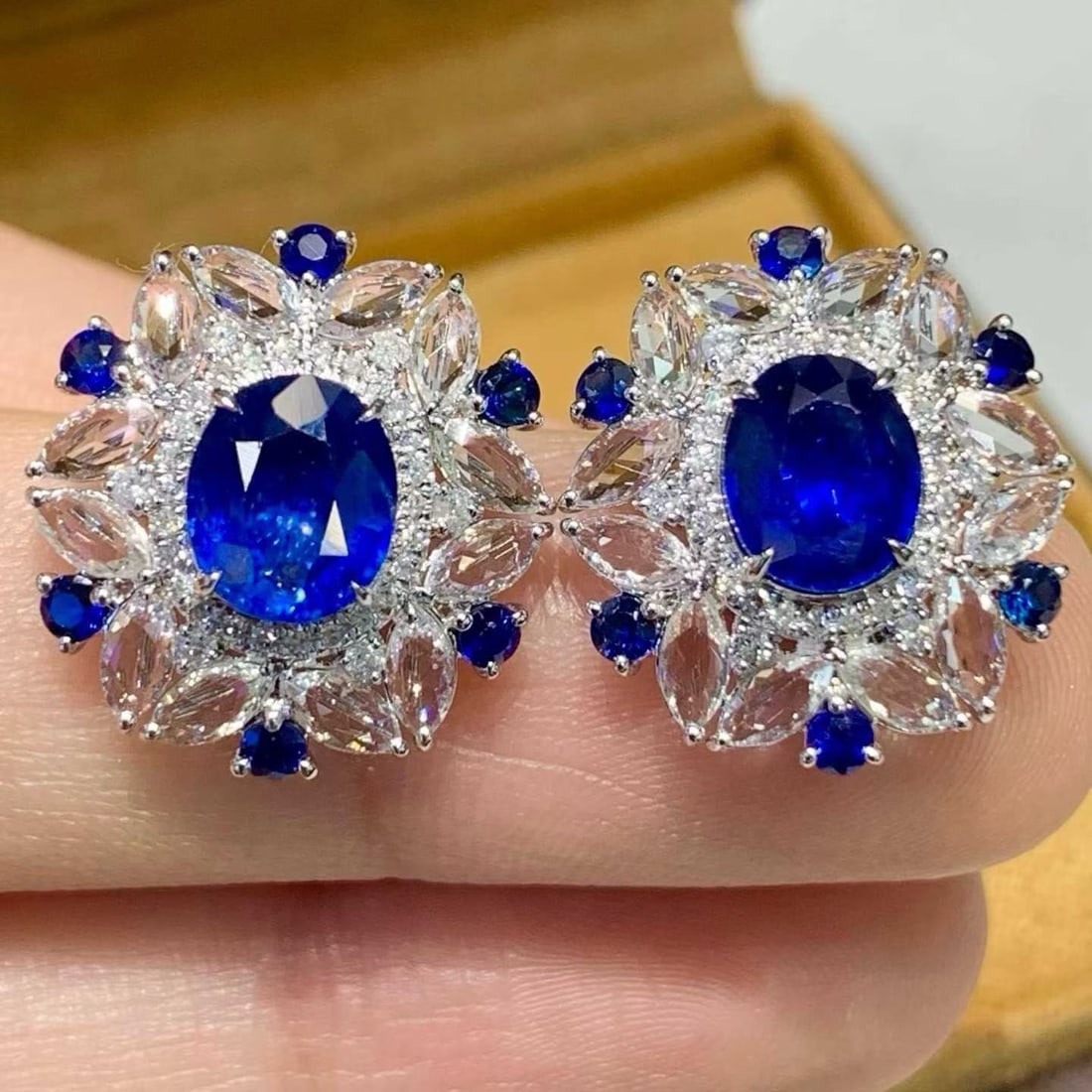 14k Gold 2.4 Ct Natural Sapphire & Diamond & Sapphire Earrings: Ref:231190363 // gold content:14k gold // main gemstone:sapphire // shape:oval // carat weight:2. 4ct // color:blue // treatment:natural // // adjacent gemstone 2 : diamond // shape:round // clarity g