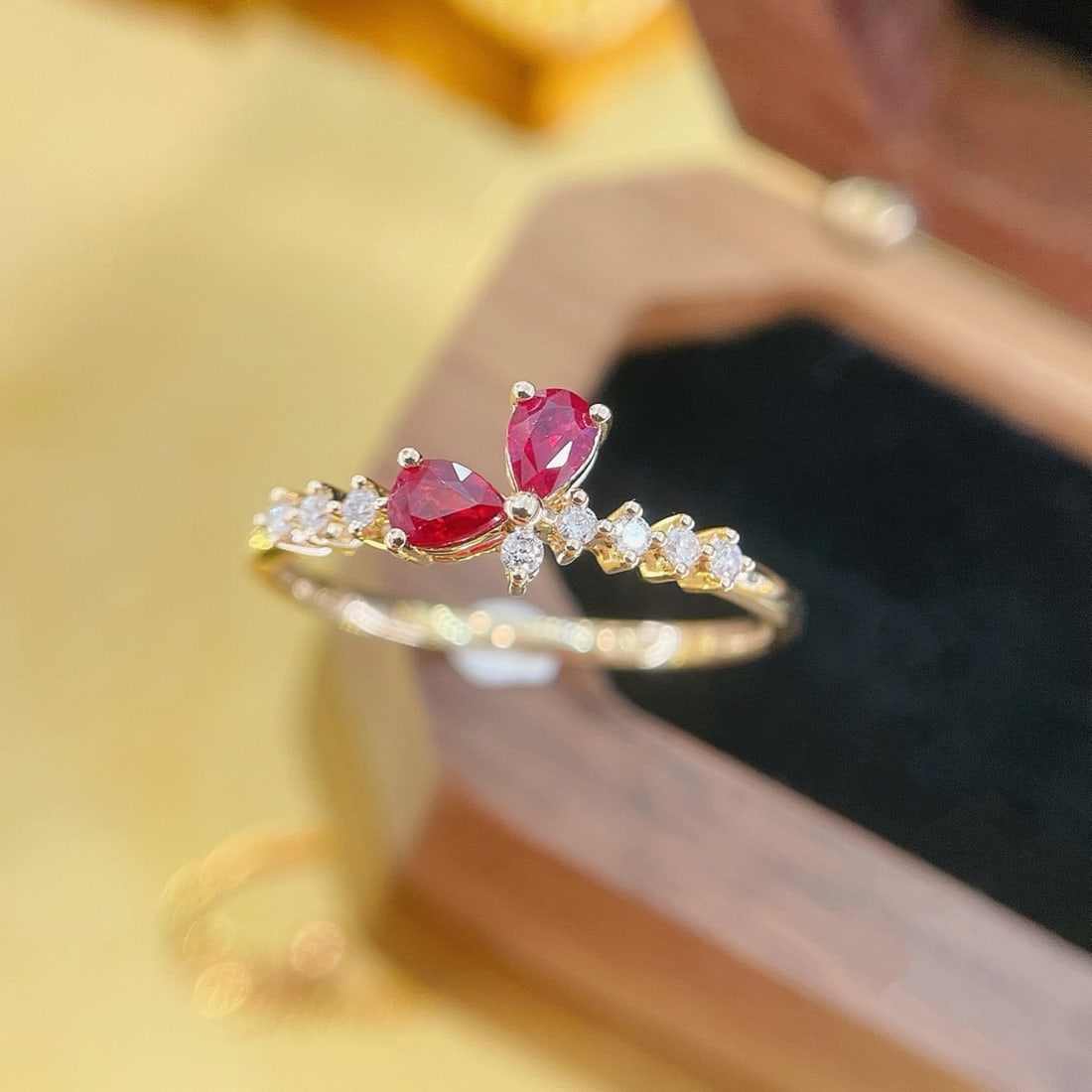 14k Gold 0.40 Ctw Natural Ruby & Diamond Ring: Ref:231190371 // gold content:14k gold // ring size:7. 25us // // main gemstone:ruby // shape:pear // carat weight:0. 32ct // color:red // treatment:natural // // adjacent gemstone 2 : diamond //