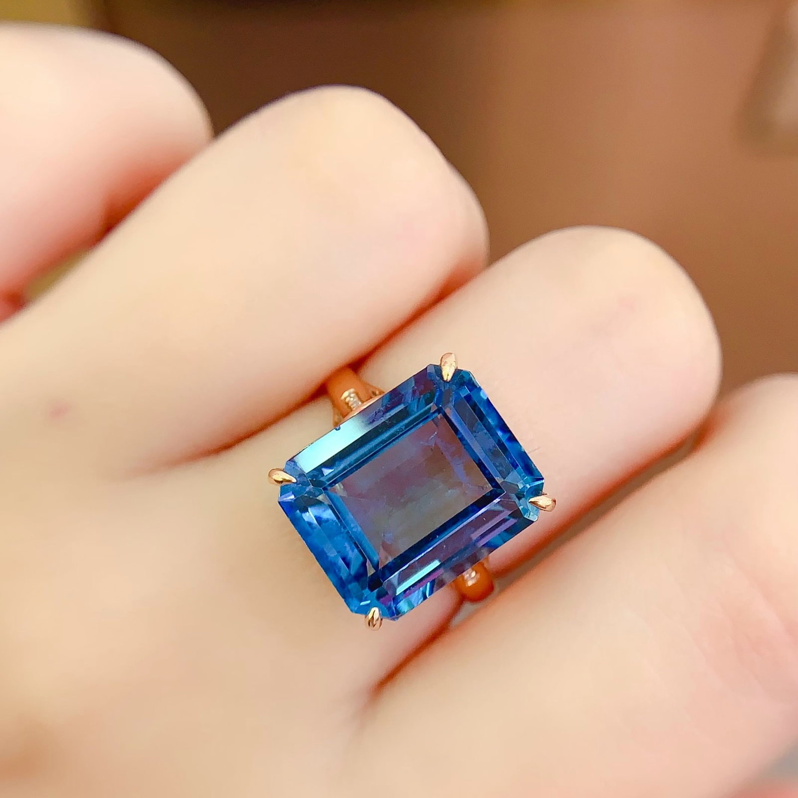 14k Gold 10.9 Ct Natural Topaz & Diamond Ring - 7