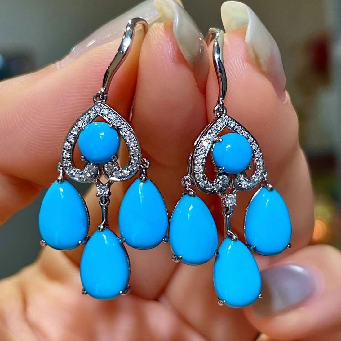 14k Gold 9.22 Ctw Natural Blue Turquoise & Diamond Earrings: Ref:231190389 // gold content:14k gold // main gemstone:blue turquoise // shape:multiple // carat weight:9. 01ct // color:blue // treatment:natural // // adjacent gemstone 2 : diamond // shape:round