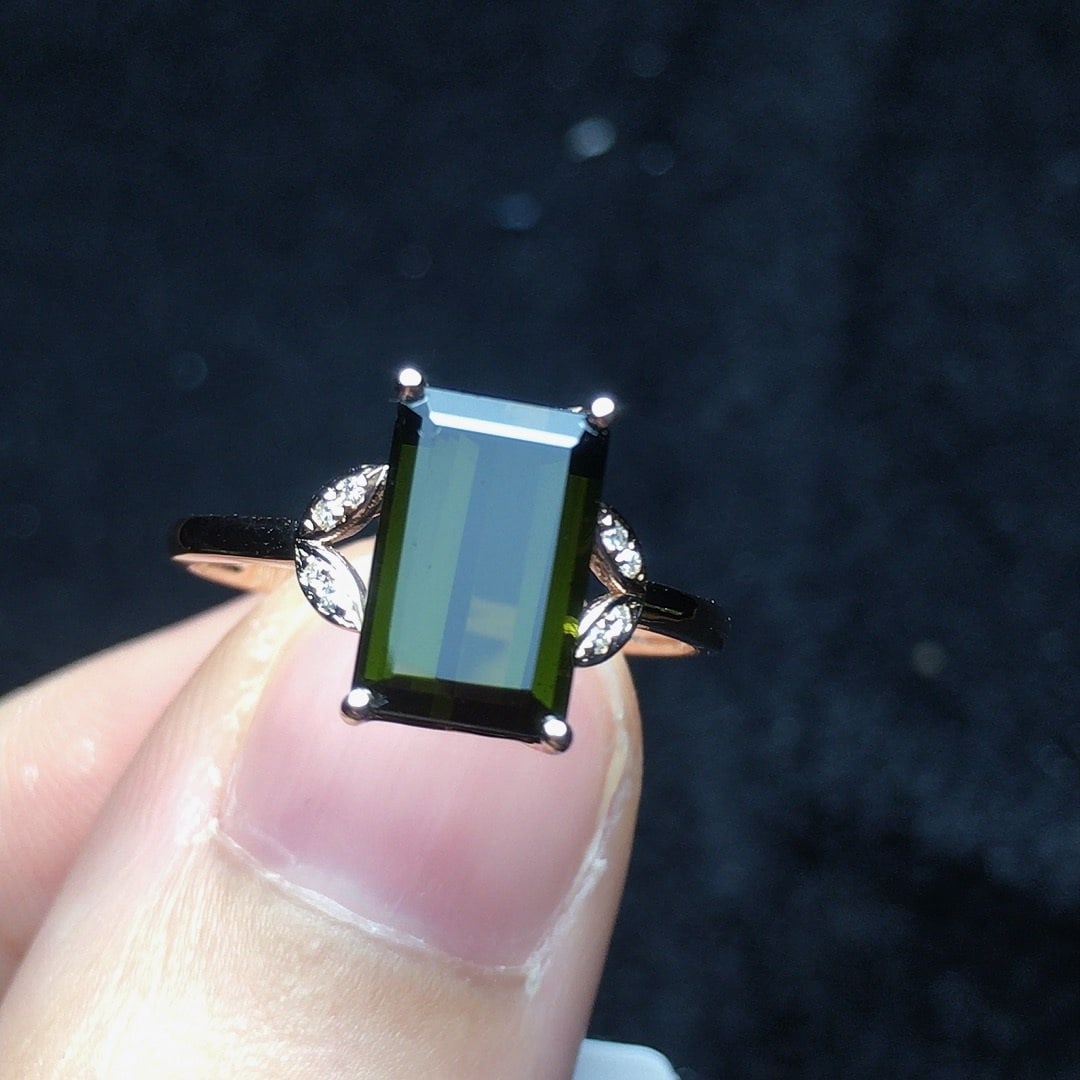 14k Gold 2.21 Ct Natural Tourmaline & Diamond Ring: Ref:231190392 // gold content:14k gold // ring size:7. 25us // // main gemstone:tourmaline // shape:octagonal // carat weight:2. 21ct // color:green // treatment:natural // // adjacent gemstone 2 :